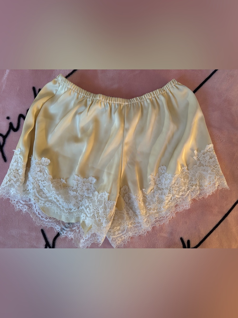 Dynamite yellow satin lace shorts